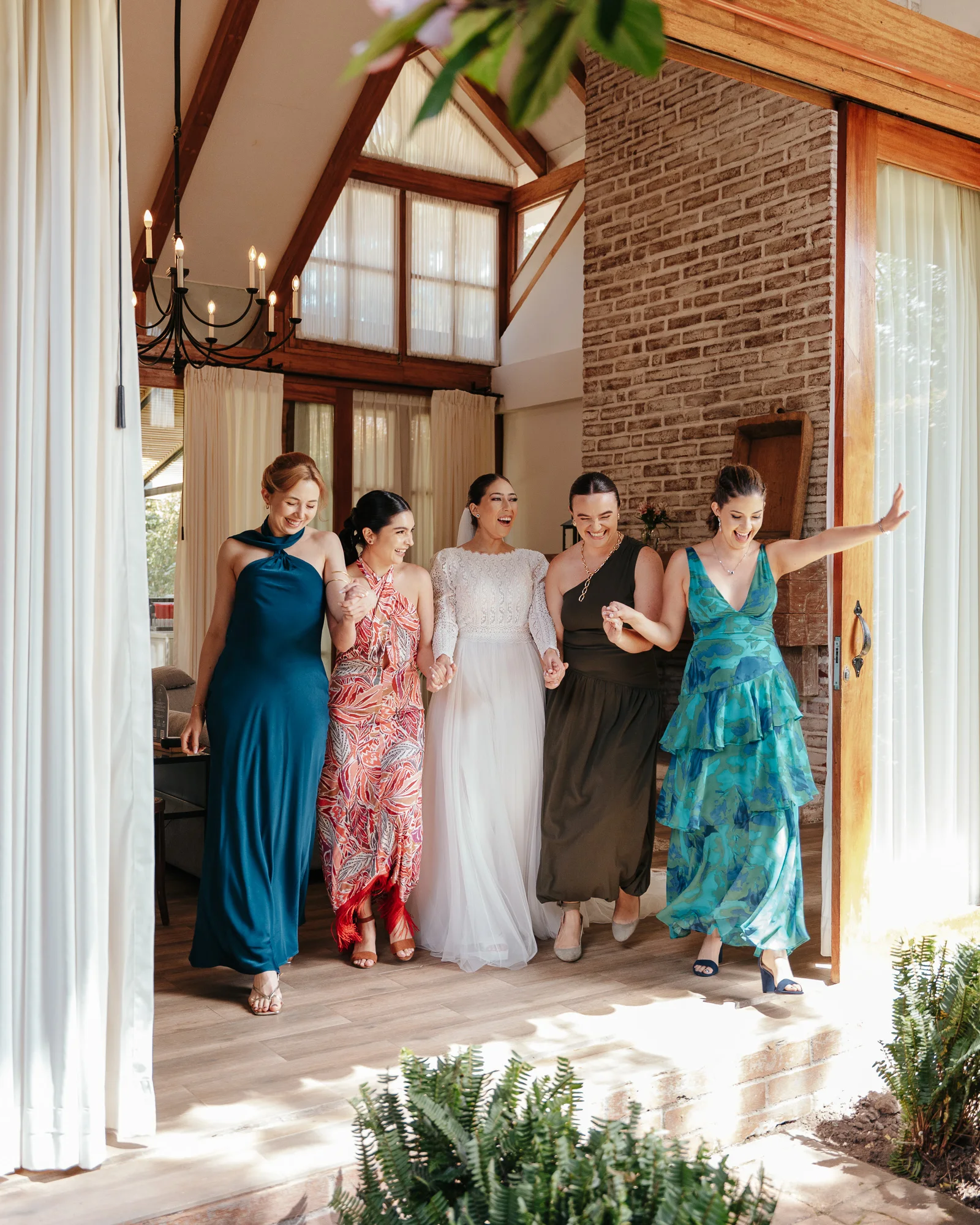 Mel & Jesus, wedding photography by LIB — frame 06